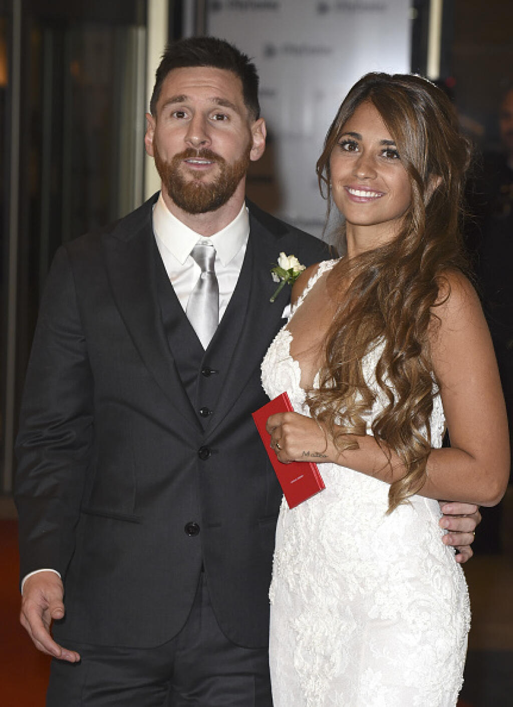 ROSARIO, ARGENTINA - JUNE 30: Lionel Messi and Antonela Roccuzzo greet the press after their civil wedding ceremony at the City Center Rosario Hotel & Casino on June 30, 2017 in Rosario, Argentina. (Photo by Fotonoticias MDB/WireImage)