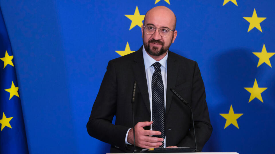 Predseda Európskej rady Charles Michel v piatok oznámil, že nebude kandidovať v júnových voľbách do Európskeho parlamentu (EP) po tom, čo sa za rozhodnutie odísť zo súčasnej funkcie predčasne stal terčom "osobných útokov". Jeho mandát ako predsedu Európskej rady trvá do konca novembra tohto roku.