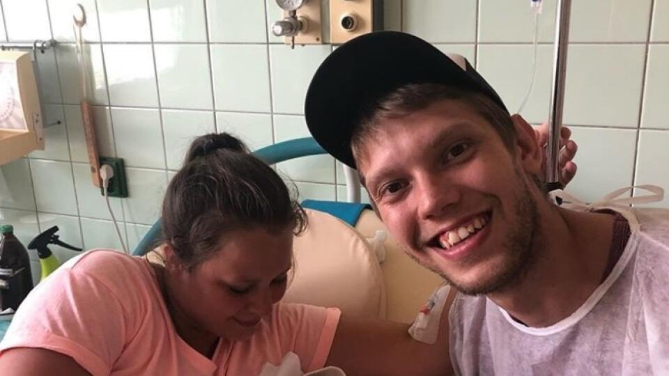 Sýkorovci pokope po narodení druhého potomka.