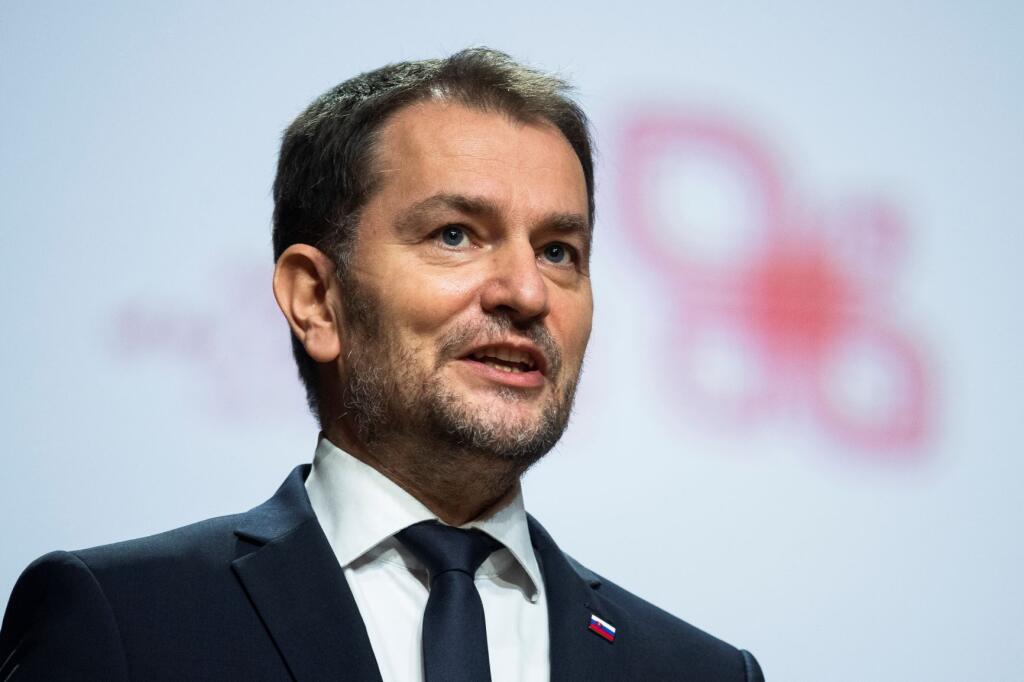 Na snímke slovenský predseda vlády Igor Matovič hovorí počas tlačovej konferencie po plenárnom zasadnutí predsedov vlád Vyšehradskej skupiny (V4) s predsedom Európskej rady Charlesom Michelom a prostredníctvom online s predsedníčkou Európskej komisie Ursulou von der Leyenovou v Krakove