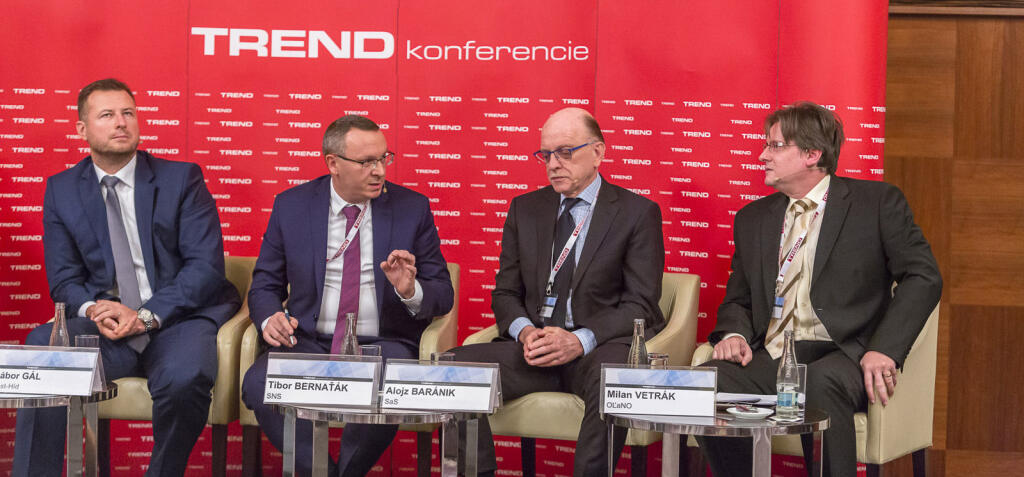 Poslanci by sa mali vzdať predstavy, že si za kandidátov dajú svojich ľudí