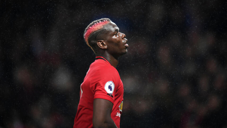 Žije Paul Pogba z mena? Je často zranený, keď hrá je kritizovaný za zlé výkony.