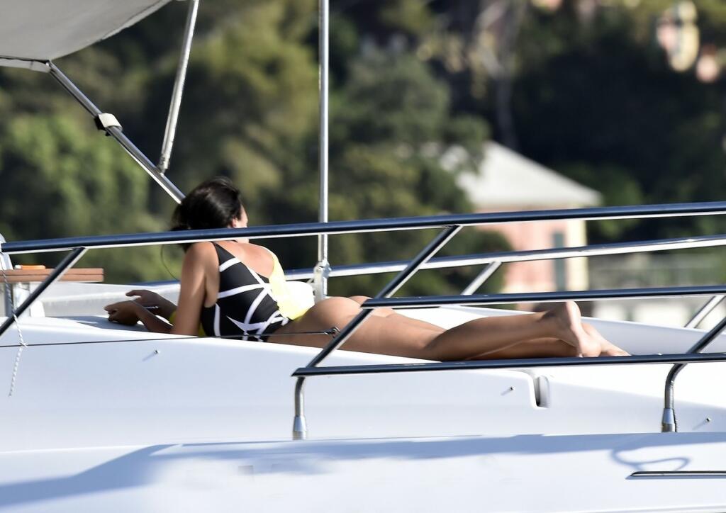 Krásna Georgina Rodriguez vyšpulila na jachta svoje polky.