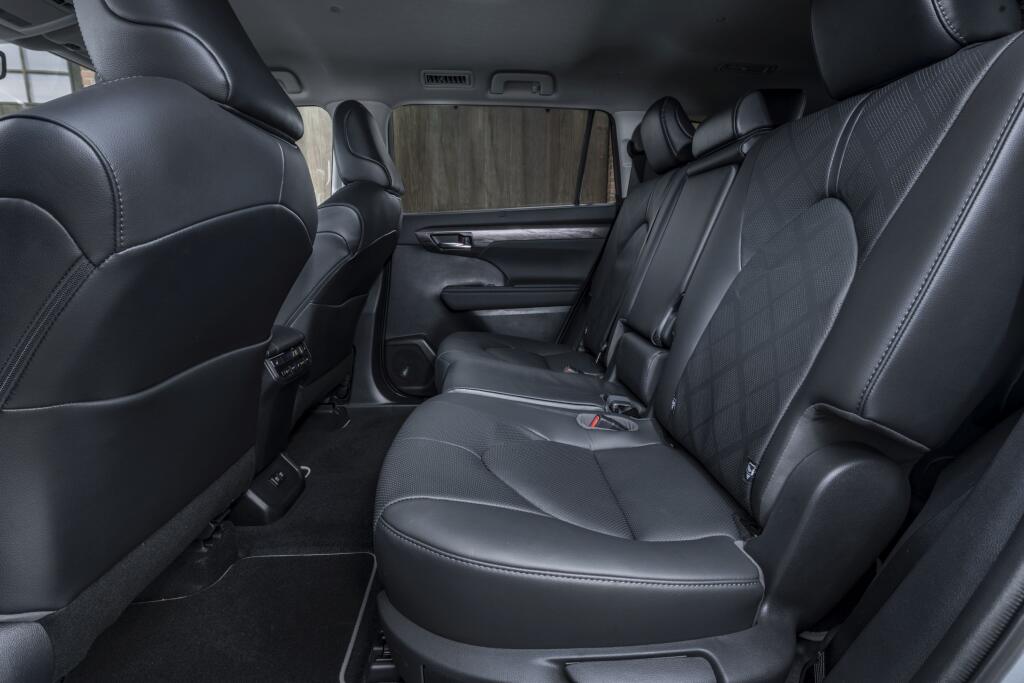 Toyota Highlander 2021.