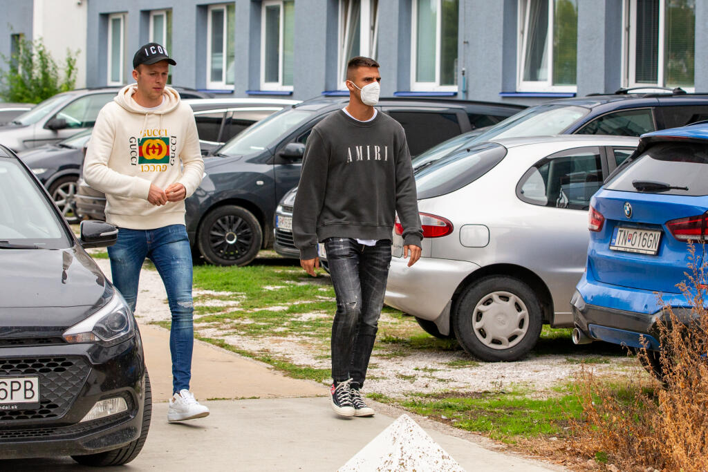 Zraz slovenskej futbalovej reprezentácie v Senci. Na snímke je Marek Rodák.