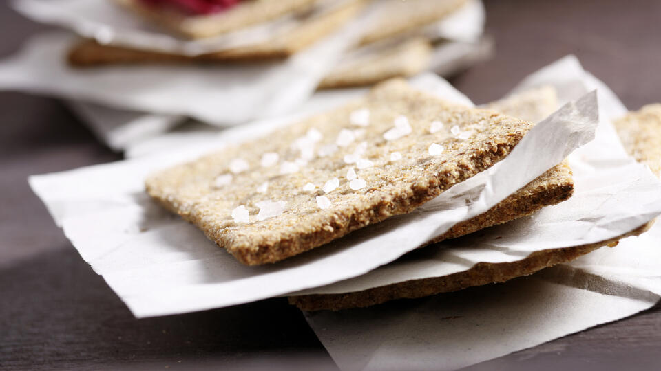 Domáci knäckebrot  je chutný a zdravý.