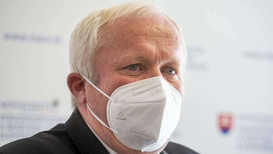 Na snímke štátny tajomník ministerstva pôdohospodárstva a rozvoja vidieka (MPRV) SR Martin Fecko počas tlačovej konferencie na tému Prasacia amnestia 2021 a aktuálna situácia súvisiaca s africkým morom ošípaných na Slovensku 28. mája 2021 v Bratislave. FOTO TASR - Jakub Kotian