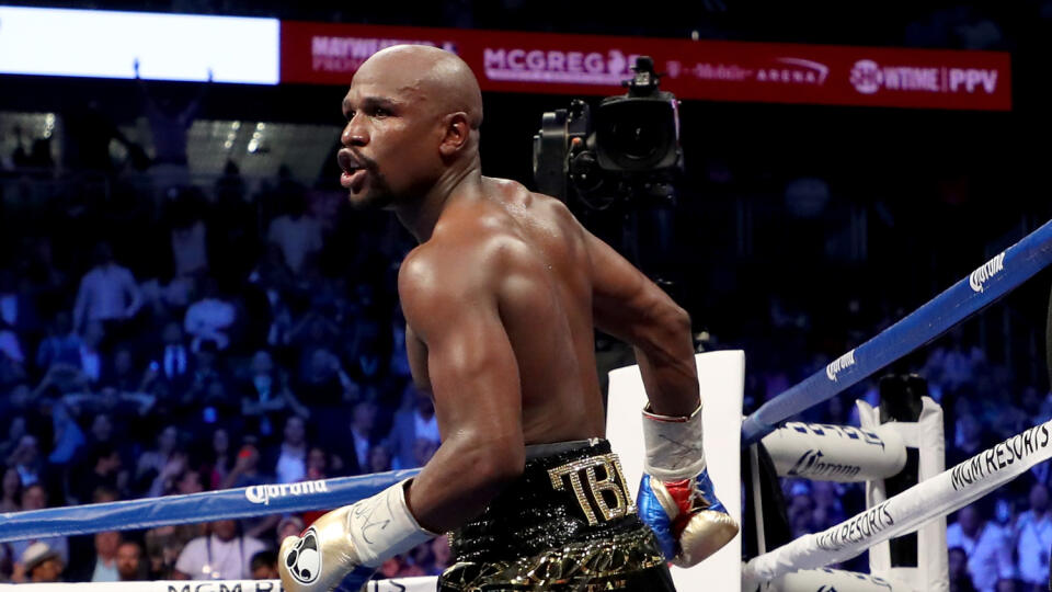 Expriateľku amerického boxera Floyda Mayweathera (43) našli mŕtvu v jej aute.