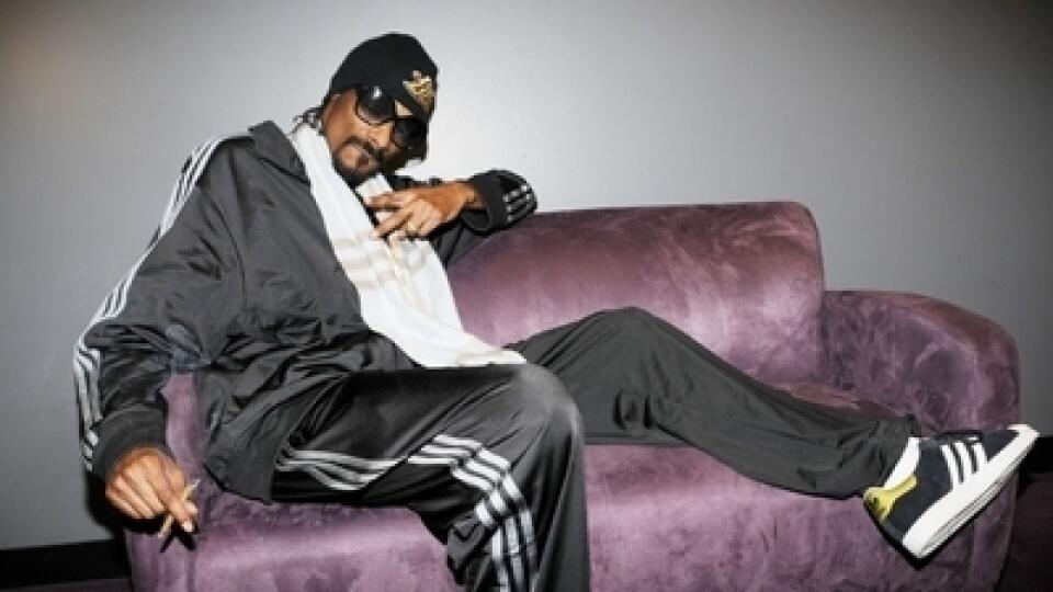 Snoop Dogg pripravuje nový album s názvom Reincarnated.