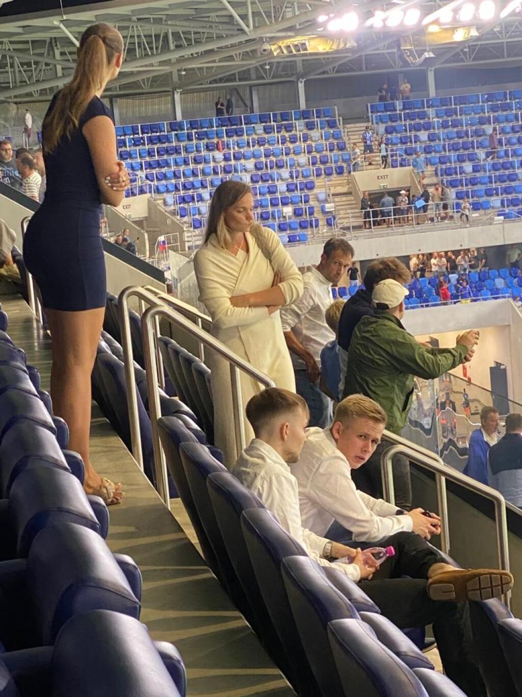 Bývalá tenistka a dnes poslankyňa parlamentu za Sme rodina je veľká futbalová fanúšička a špeciálne fanúšička Slovana Bratislava, čo viackrát potvrdila v zápasoch tohtoročnej Európskej konferenčnej ligy.