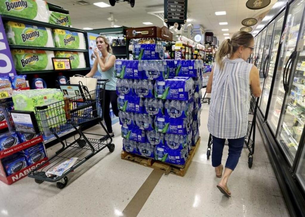 Takýto hurikán nezažili vyše 60 rokov. USA sa pripravujú na katastrofu