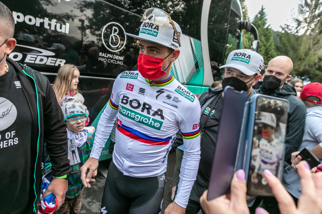 Na snímke je Peter Sagan počas druhej etapy cyklistických pretekov Okolo Slovenska s cieľom v Dolnom Kubíne.