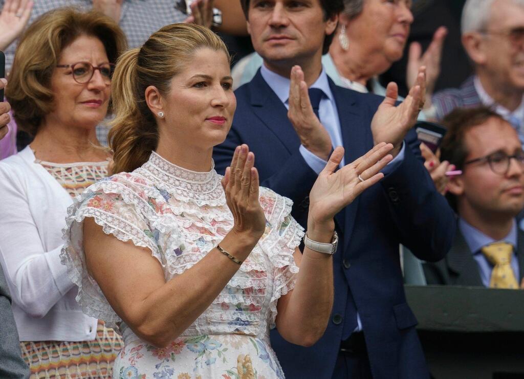 Mirka Federerová nechýbala na finále Wimbledonu. Fotografi z nej nespustili zrak a zaujala najmä outfitom.