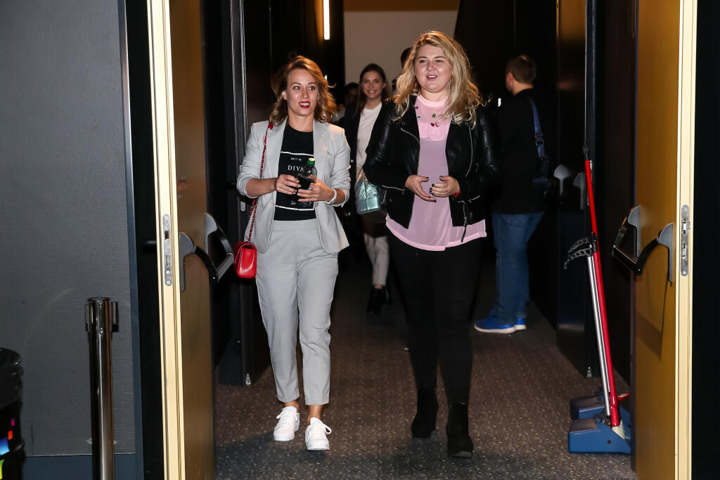 Premiera filmu Backstage v priestoch multikina v obchodnom centre Bory Mall. Na snímke Katarína Štumpfová a Eva Kramerová.
