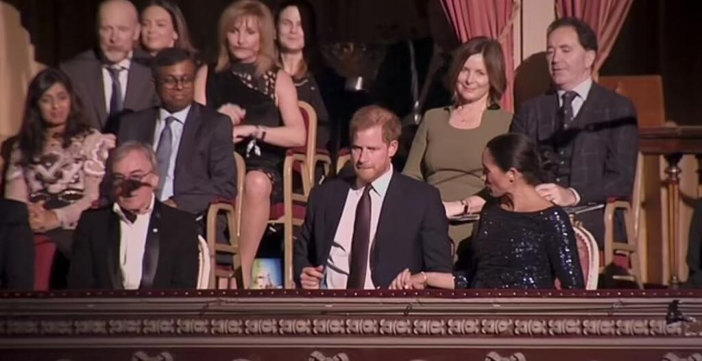 Harry a Meghan prichádzajú na predstavenie v londýnskej Royal Albert Hall.