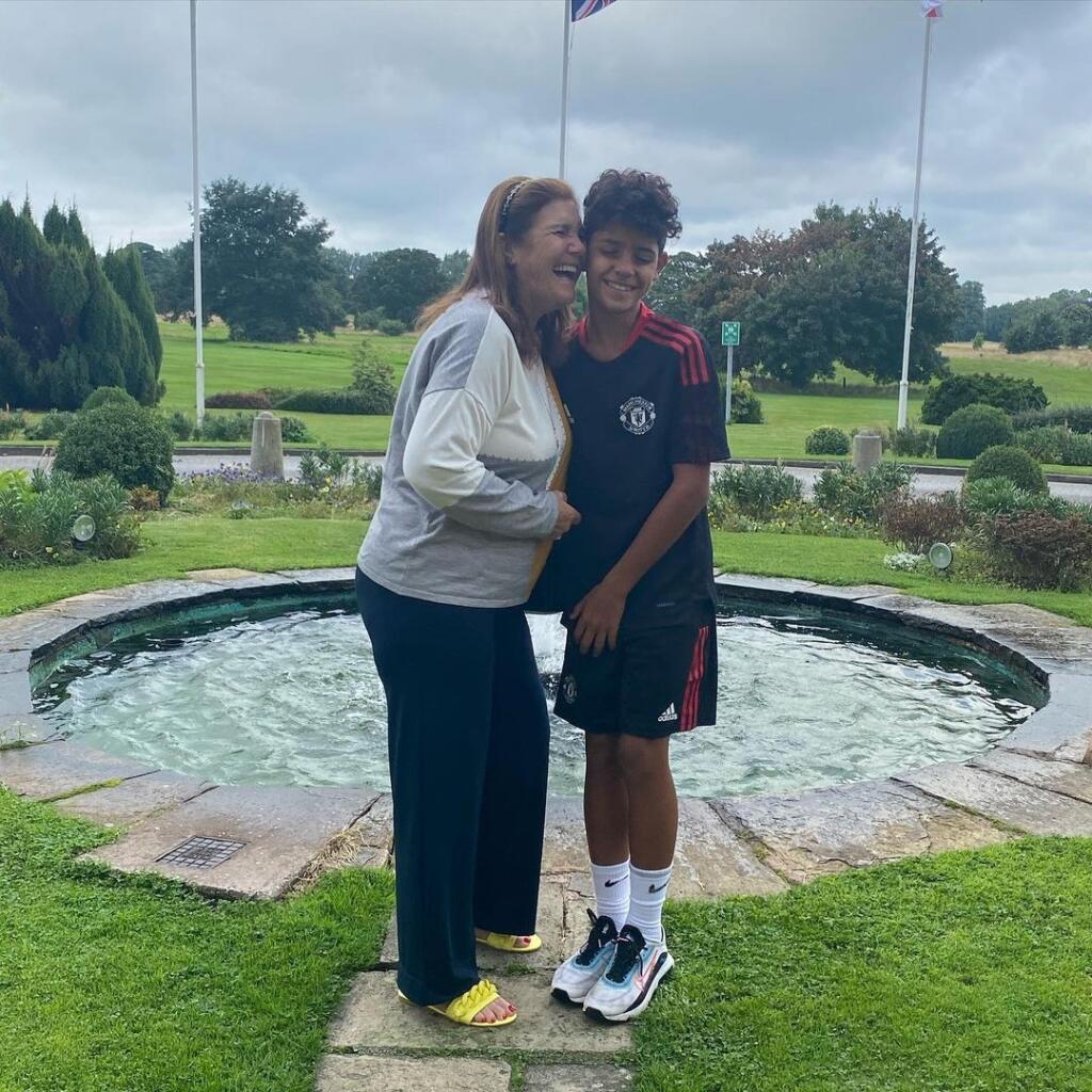 Dolores Aveiro s vnukom - Cristianom juniorom.