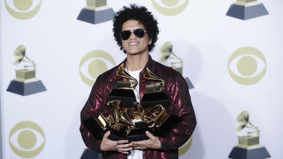 Bruno Mars so šiestimi oceneniami.
