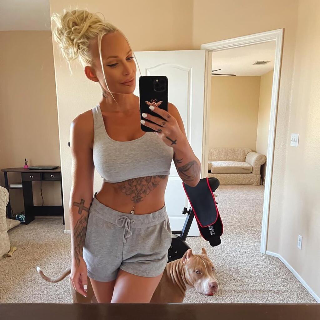 Posiela domov poriadne pikantné zábery. Reč je o fitneske Andrei Magyarovej, ktorá z mesta hriechu Las Vegas dráždi aj takýmito fotkami.