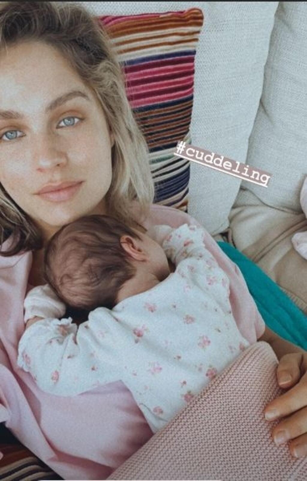 Ivana Gáboríková sa naposledy na svojom instagramovom účte pochválila takýmto rozkošným záberom s malou Bellou.