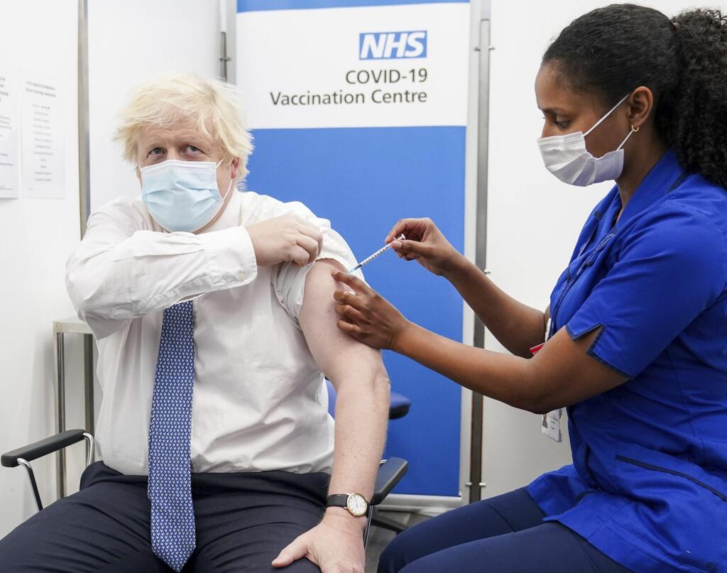  Johnson dostal tretiu dávku proticovidovej vakcíny