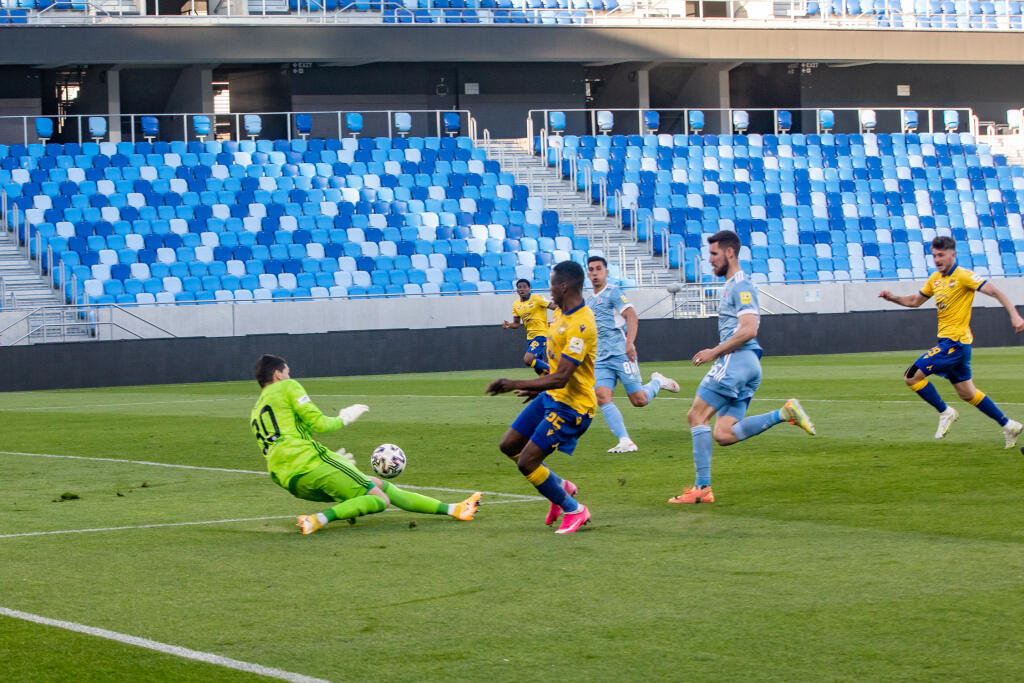 8. Kolo nadstavbovej časti Fortuna ligy medzi Slovanom Bratislava a DAC Dun. Streda.