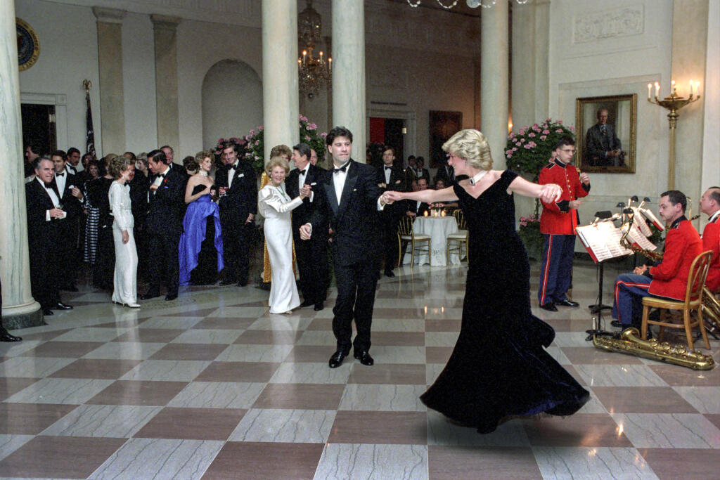 Princezná DIANA milovala tanec. Jej vnuk George je na tom podobne.