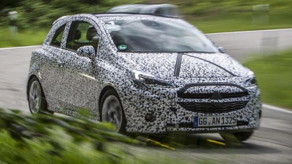 Opel predvádza maskovanú Corsu