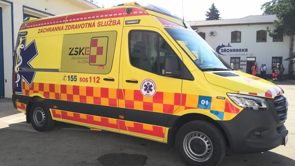 Na snímke jedna z nových sanitiek Záchrannej služby Košice, ktorá je vybavená novou prístrojovou, imobilizačnou a transportnou technikou. Košice, 29. septembra 2023. FOTO TASR - Diana Semanová