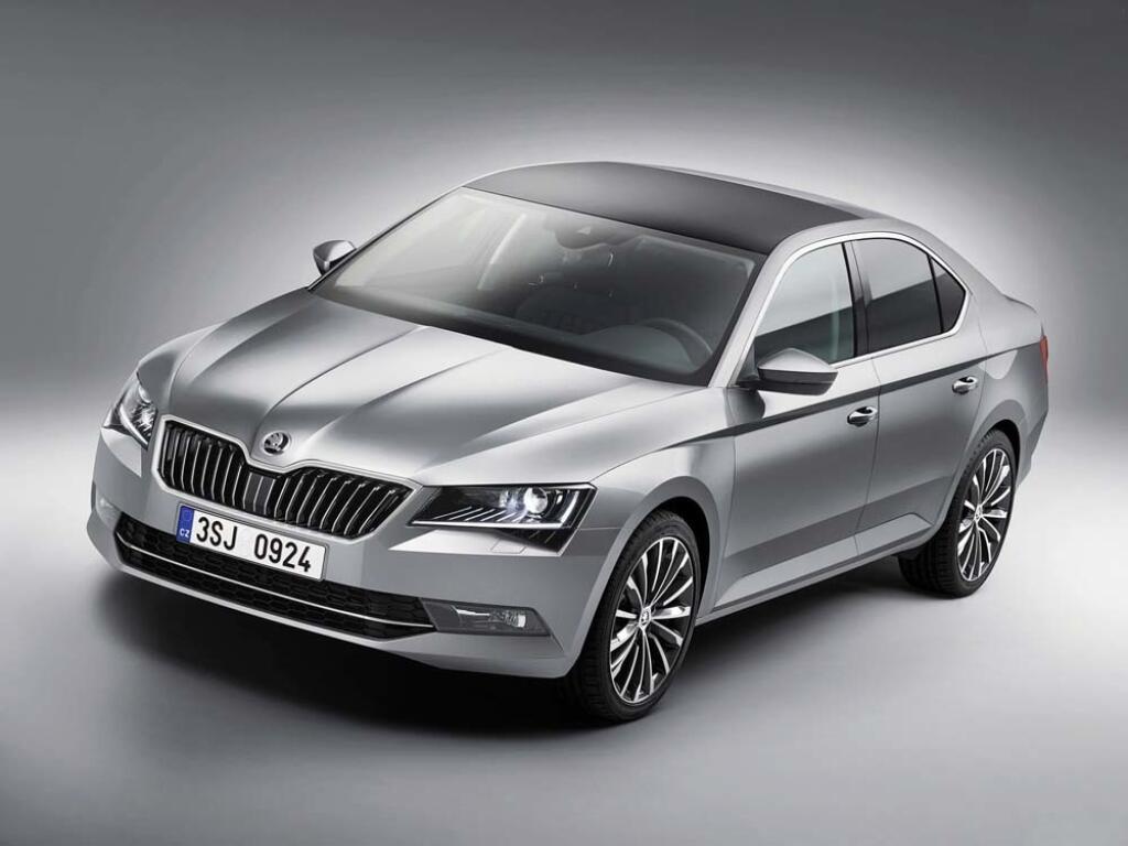 4 proti Škode Superb 2,0 TDI