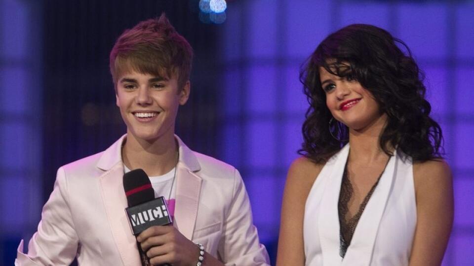 Justin Bieber a Selena Gomez sa rozišli.