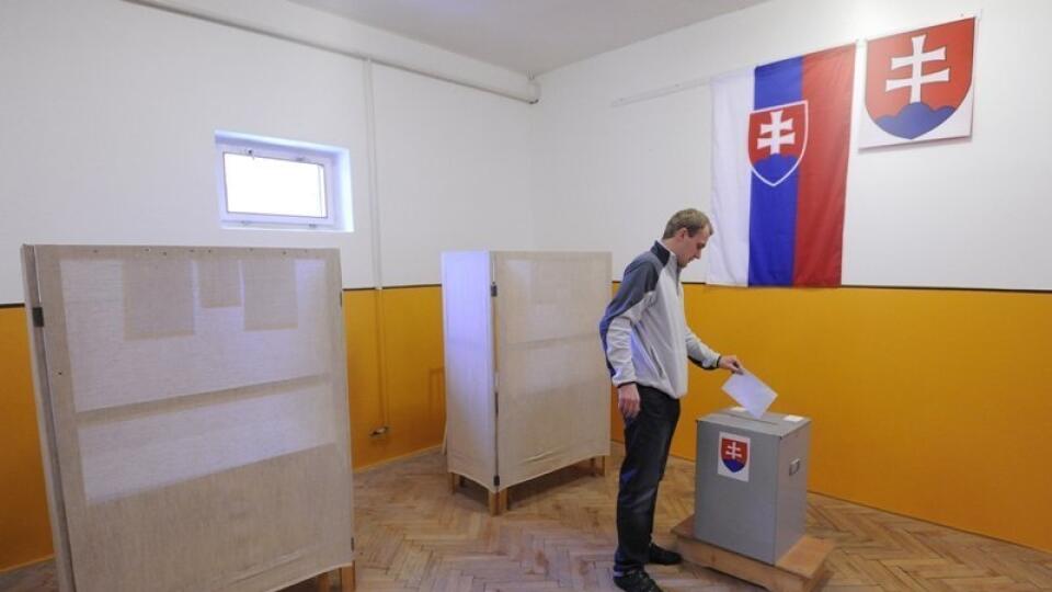 Ak by boli parlamentné voľby teraz, zvolili by sme si 8 politických strán.