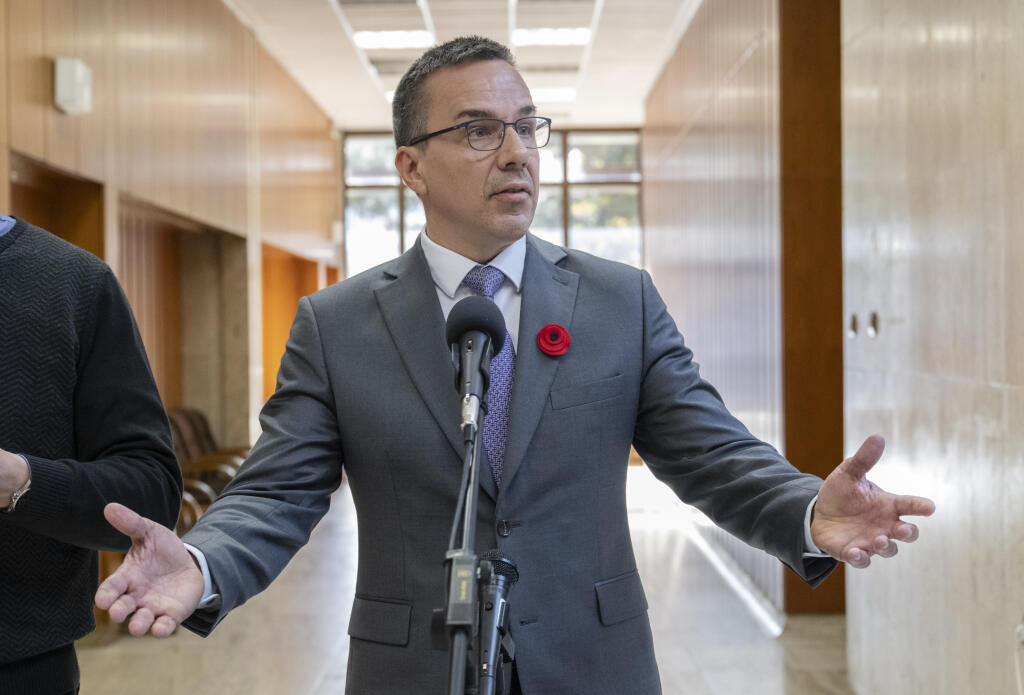Na snímke minister práce, sociálnych vecí a rodiny SR Erik Tomáš (Hlas-SD) po skončení 3. schôdze vlády SR 8. novembra 2023 v Bratislave. FOTO TASR - Martin Baumann