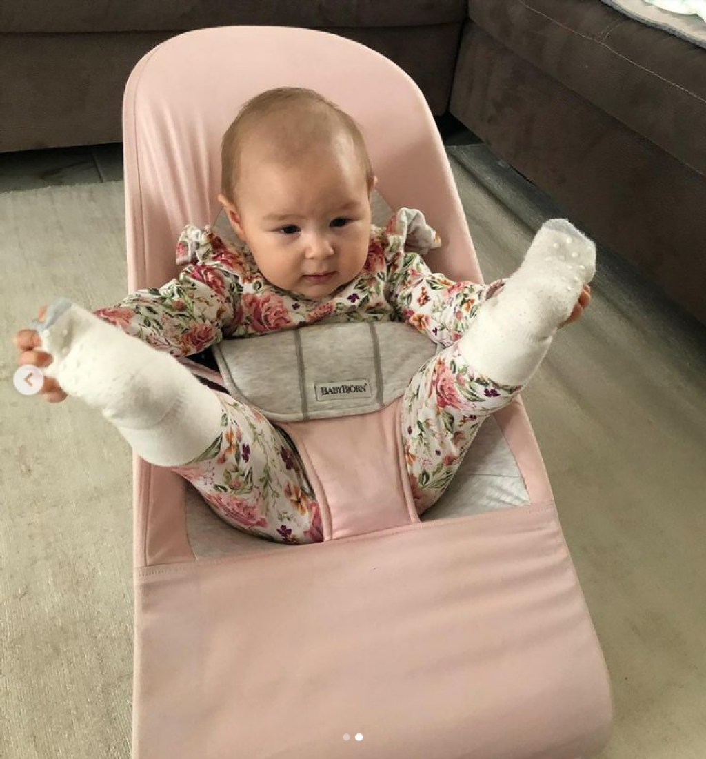 Bude z dcérky Moniky Bagárovej gymnastka? Pozrite sa na tieto rozkošné pózy!