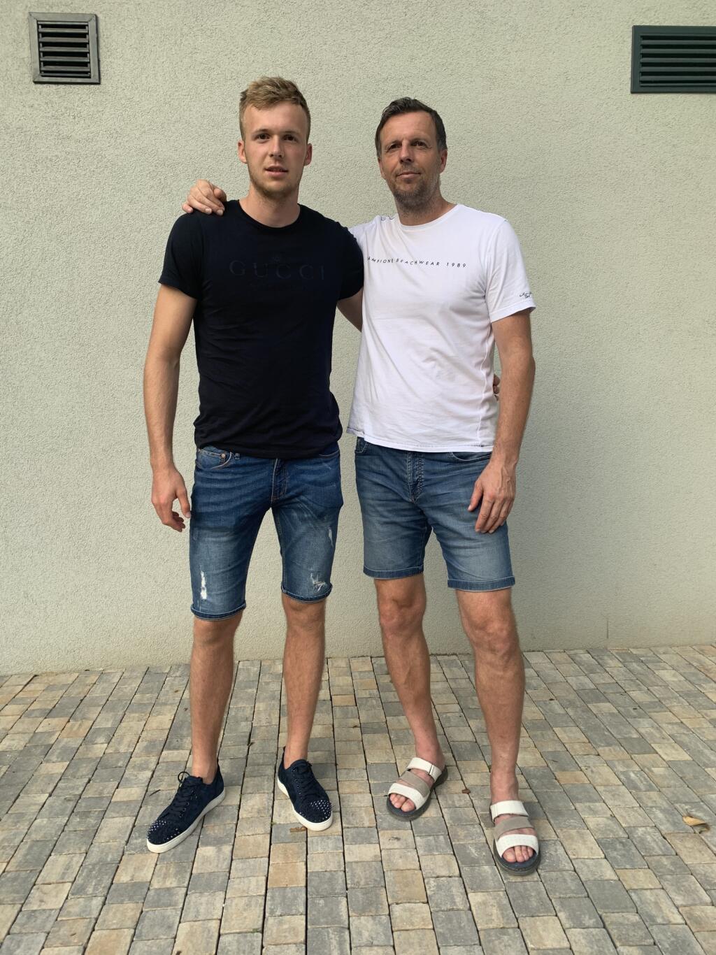 Marek Rodák s otcom.