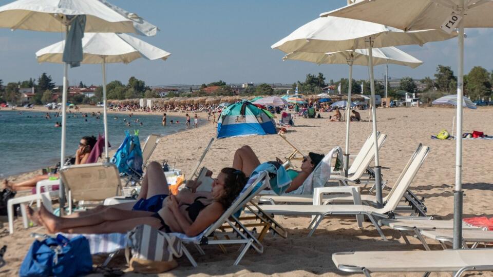 Opatrenia tiež zahŕňajú nepretržitý zákaz hudby v baroch, reštauráciách i ďalších zábavných podnikoch.