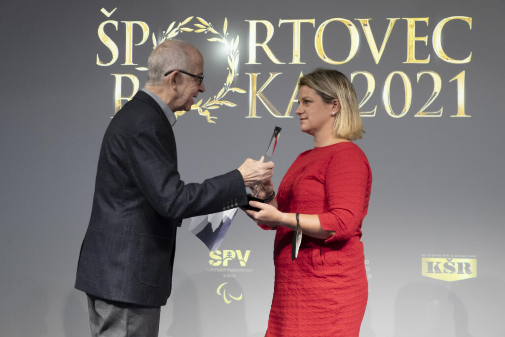 Strelkyňa Zuzana Rehák Štefečeková obsadila druhé miesto za Petrou Vlhovou.