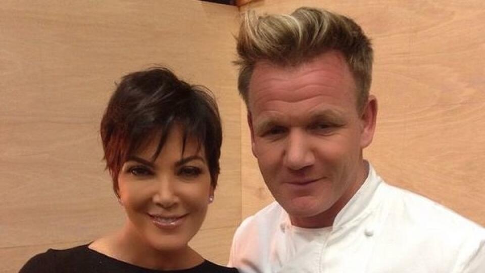 S RETUŠOU: Kris Jenner Kardashian si pozvala na krst hviezdneho šéfkuchára Gordona Ramseyho. Snímku však nezabudla poriadne vyretušovať.