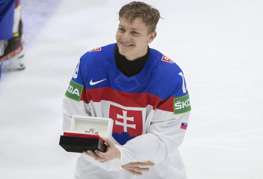 Na snímke premiérový strelec gólu Adam Sýkora bol vyhlásený za najlepšieho hráča Slovenska v šiestom zápase základnej A-skupiny Slovensko - Taliansko na 85. majstrovstvách sveta v ľadovom hokeji 21. mája 2022 v Helsinkách.