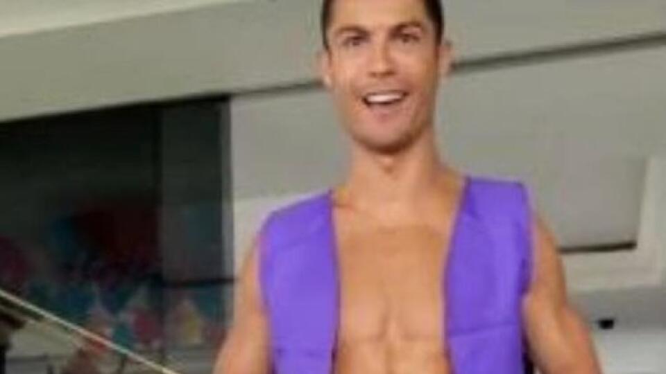 Šťastie z detí len tak sršalo. Ronaldo prezlečený za Aladina a Georgina ako rúžová princezná spravili svojim deťom nezabudnuteľný zážitok. Rozprávkové narodeniny by chcela naozaj každé dieťa.