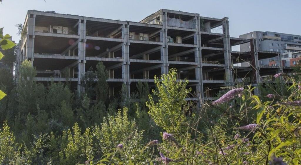 Skelet bývalého obchodného domu v bratislavskom Ružinove, nazývaný Hirošima.