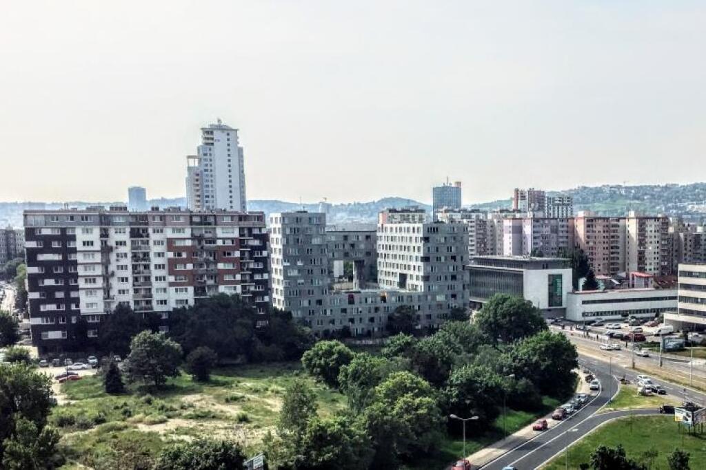 Lacné požierače energie: prečo architekti upúšťajú od sklenených veží