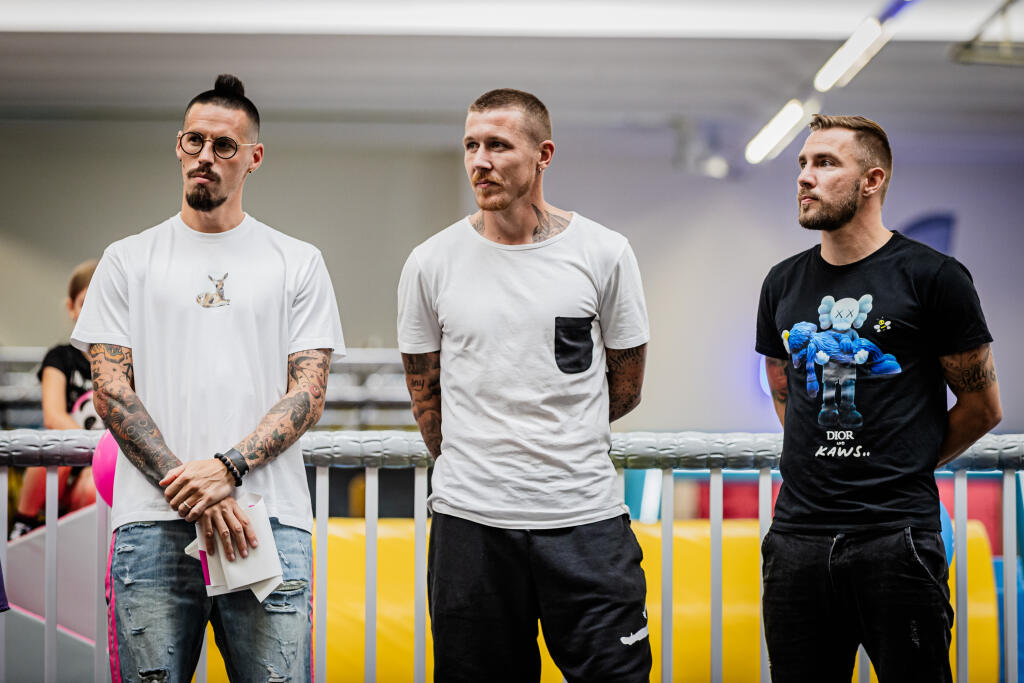 Na snímke Marek Hamšík, Juraj Kucka a Erik Jendrišek počas slávnostného otvorenia Bounce Park 17, najväčšieho športovo zábavného parku na Slovensku.