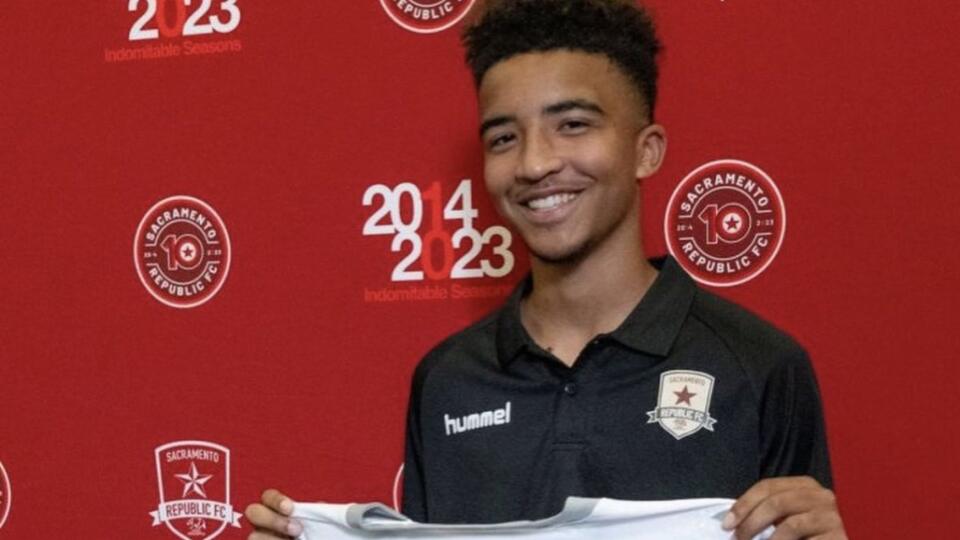 Mladučký debutant Da'vian Jaleel Kimbrough.