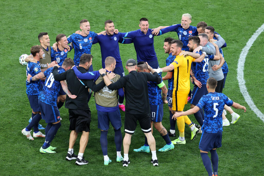 Kocianovo hodnotenie za TÍMOVÝ VÝKON: Nebol to oku lahodiaci futbal, mali sme problémy s hrou aj v čase, keď Poliaci hrali o jedného menej. Dajú sa vytknúť nejaké veci, ktoré vo výkone neboli dobré. Musím však dodať a zdôrazniť, že na šampionátoch a hlavne v otváracích zápasoch platí najviac výsledok a ten sme dosiahli vzhľadom na predvedenú hru veľmi dobrý.