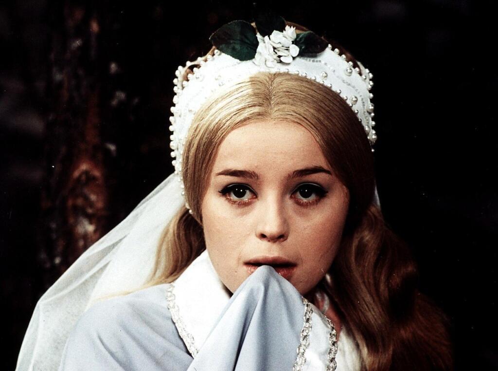 Magda Vasaryova Die schoene Prinzessin Slavena (Magda Vasaryova) sucht einen Braeutigam. *** Local Caption *** 1971, Image: 145107910, License: Rights-managed, Restrictions: , Model Release: no, Credit line: Profimedia, United Archives