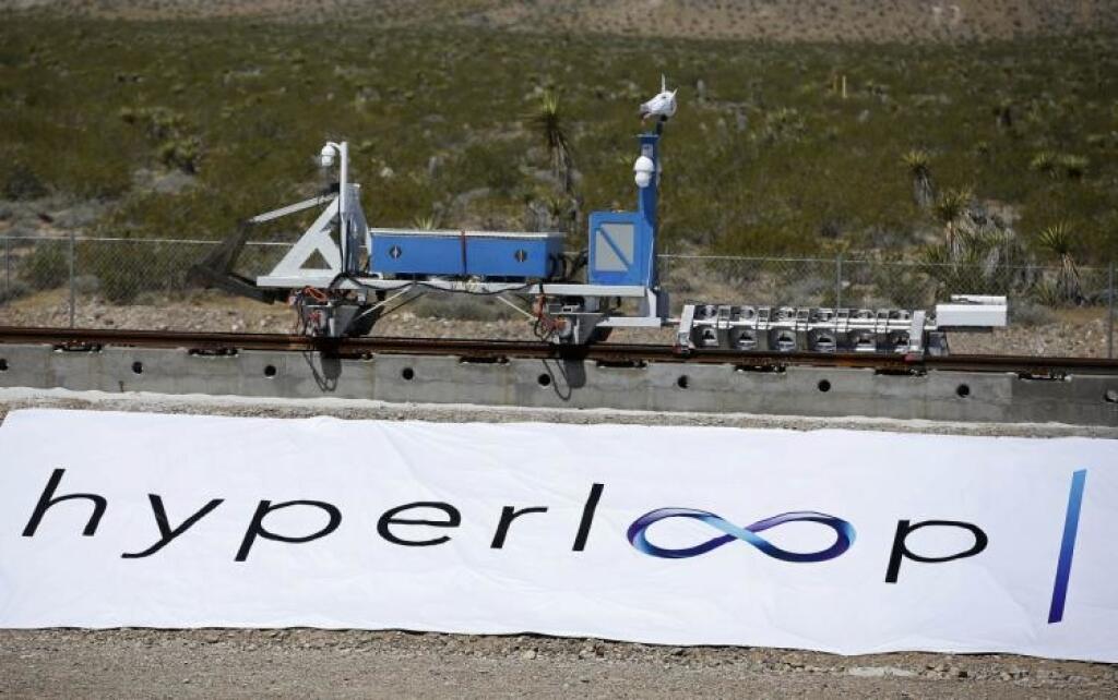 Ako jazdí Hyperloop? Pozrite si prvý test
