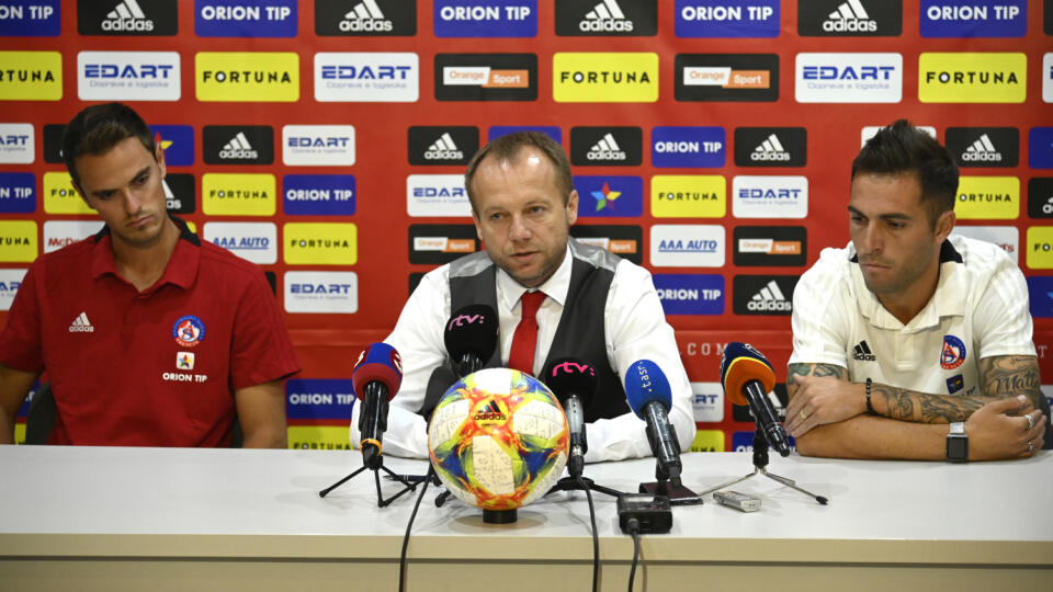 Futbalisti AS Trenčín zažili mimoriadne náročnú sezónu. Na domácom trávniku neodohrali ani jeden zápas.