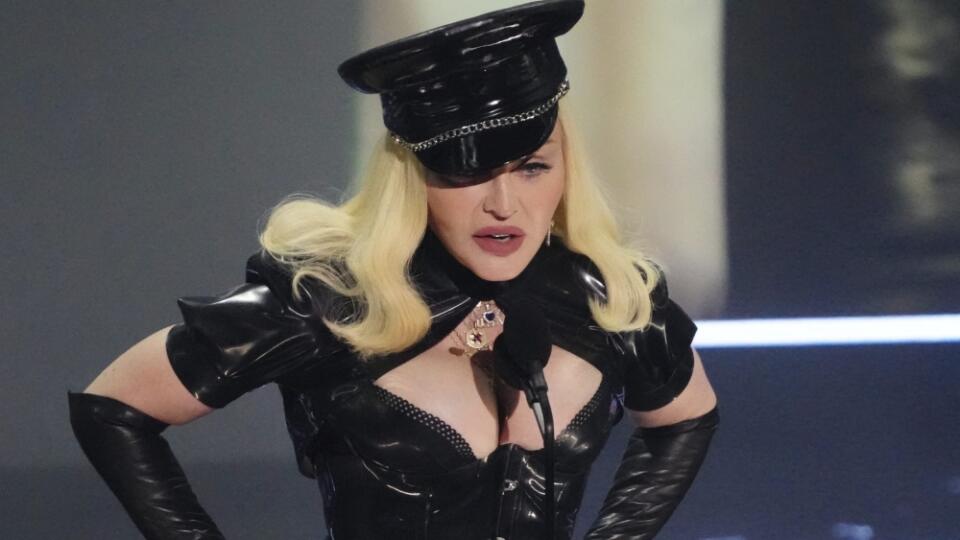 KK47 New York - Speváčka Madonna na udeľovaní cien MTV Video Music Awards 2021 v New Yorku 12. septembra 2021. FOTO TASR/AP
Madonna speaks at the MTV Video Music Awards at Barclays Center on Sunday, Sept. 12, 2021, in New York. (Photo by Charles Sykes/Invision/AP)