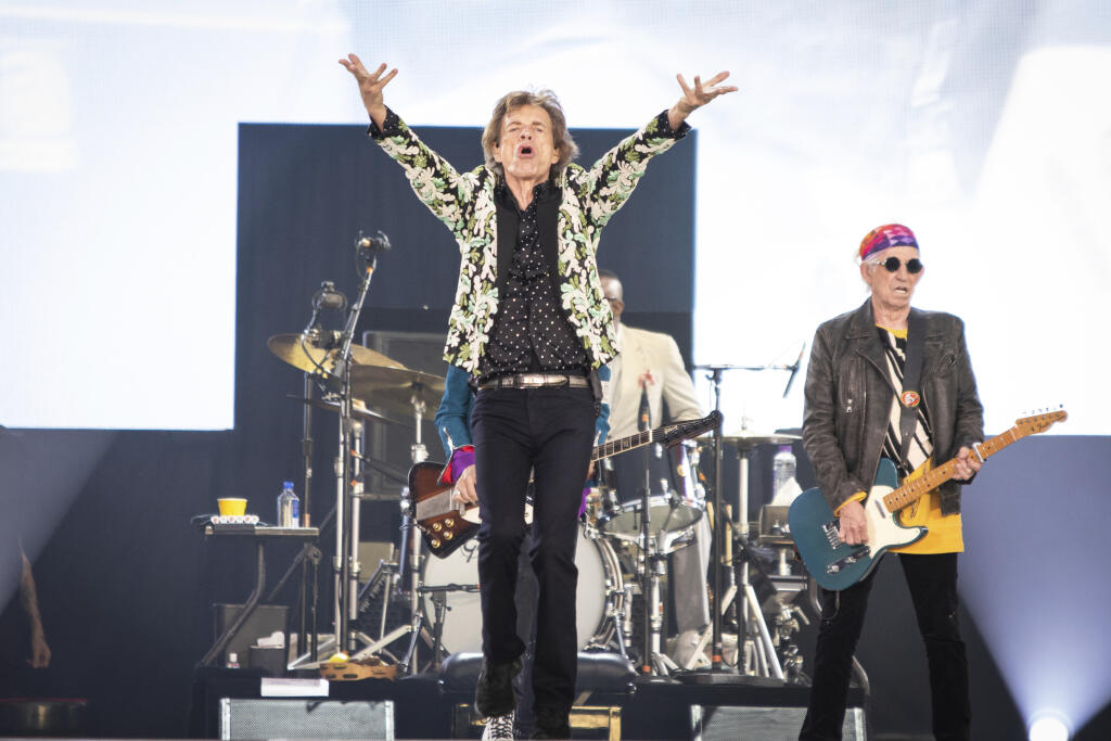 EBE 6 Londýn - Na snímke vľavo spevák a frontman britskej skupiny The Rolling Stones Mick Jagger a vpravo gitarista Keith Richards počas koncertu v londýnskom Hyde Parku v sobotu 25. júna 2022. FOTO TASR/AP
The Rolling Stones perform live on stage at BST Hyde Park festival, in London, Saturday, June 25, 2022. (Photo by Vianney Le Caer/Invision/AP)