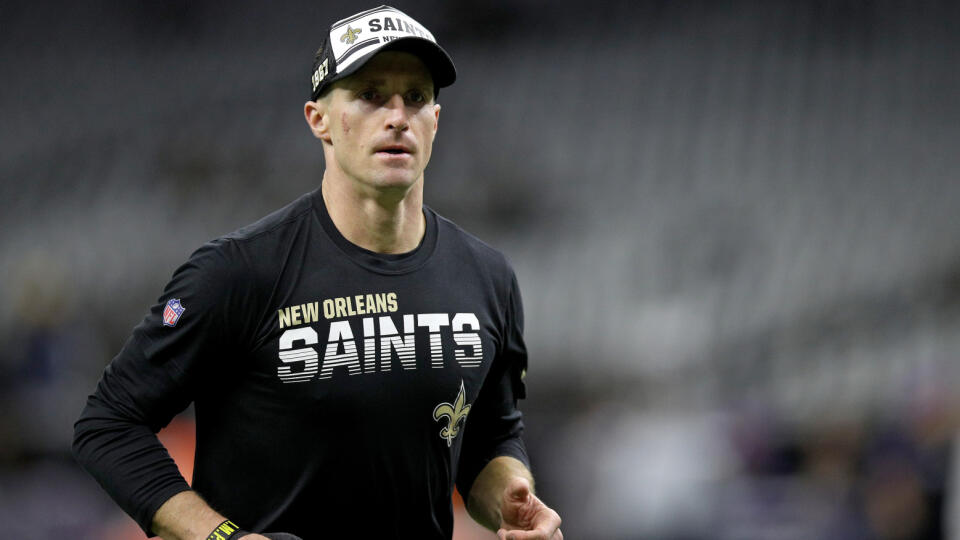 Jeden z najlepších rozohrávačov v lige amerického futbalu NFL Drew Brees venoval štedrý dar na pomoc ľuďom počas koronavírusovej krízy.
